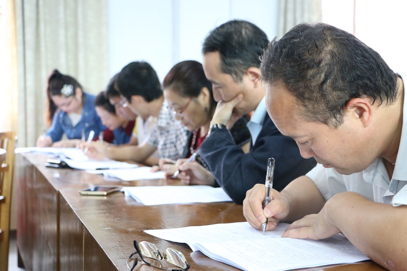 市城投集團公司：開展中層干部和全體黨員黨風廉政知識測試